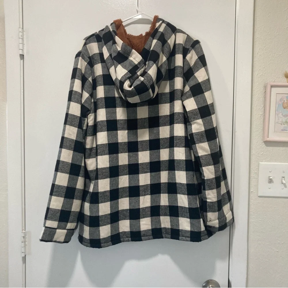 Hem & Thread Women’s Buffalo Check Jacket